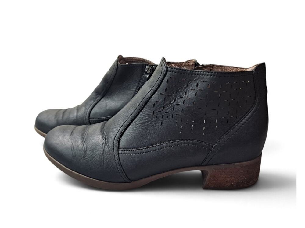 Dansko Women's Size 8.5 Liberty Ankle Boot Black Leather Inner Zipper